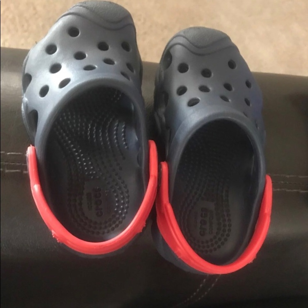 Navy and red crocs toddler boys size 6
